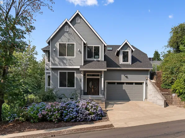 2903 NE Fremont Dr, Portland, OR 97220