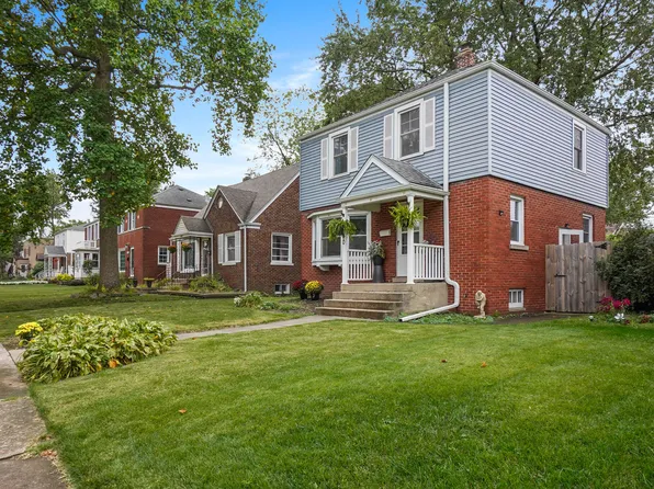 8140 Meadow Ln, Munster, IN 46321