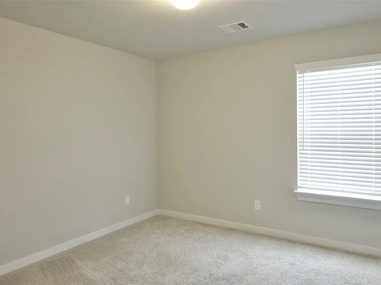 3207 Tilley Dr — Photo 31
