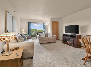 102 Prairie Heights Dr APT 212, Verona, WI 53593