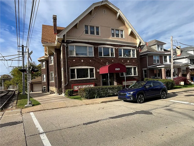 1601 Hillsdale Ave #2 — Photo 2
