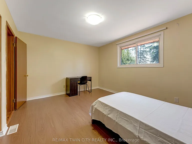 402 Lakeview Dr — Photo 22
