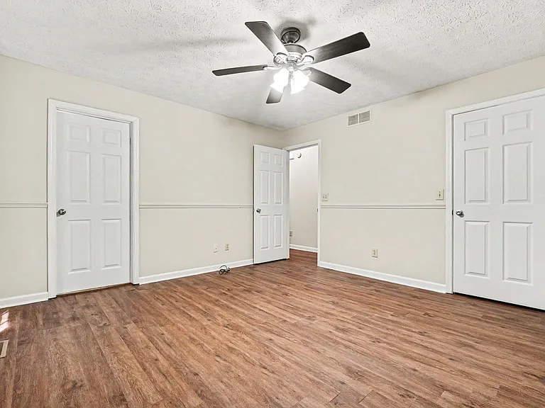 181 N Springs Dr — Photo 8