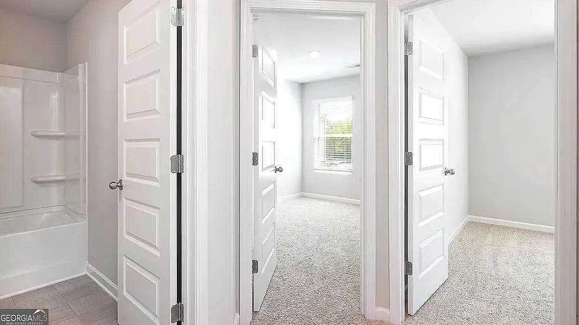 3 bed, 2.5 bath, 1611 sqft, $2,200 — Photo 4
