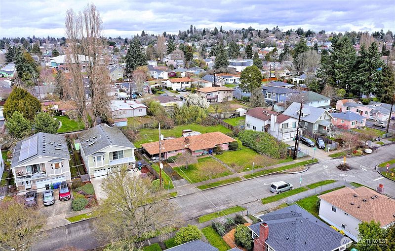 2nd image of 4422 S Myrtle Street