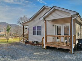 7 Hart Holloway Dr, Swannanoa, NC 28778