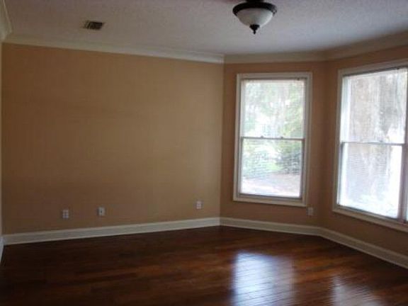 4th image of 110 Rosemont St