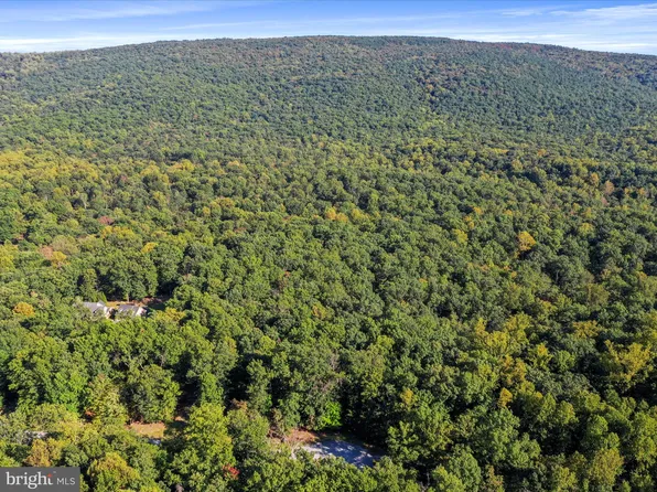 29 Oxbow Ct, Harpers Ferry, WV 25425