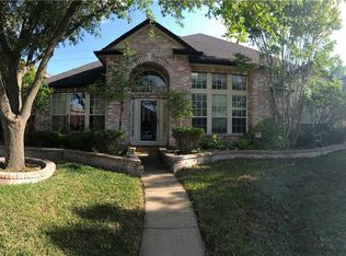 916 Sumner Dr, Mesquite, TX 75149