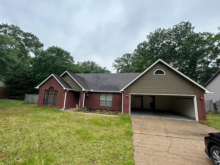 2305 Coraltree Dr — Photo 1