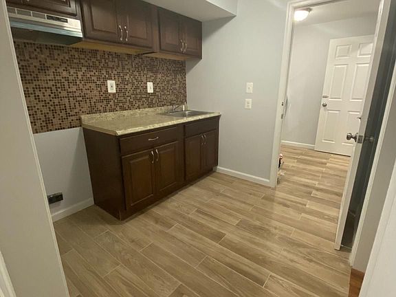 4th image of 4059 Westwind Dr
