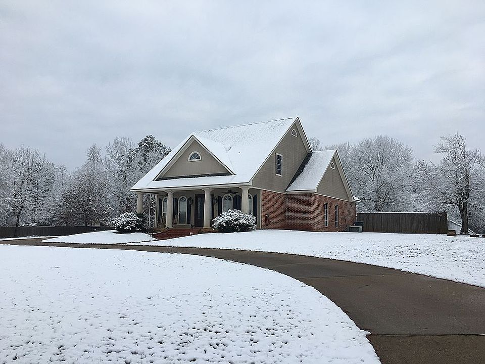 2nd image of 575 Bob White Ln