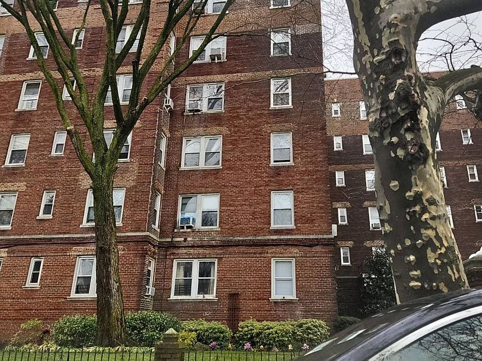 2nd image of 280 Ocean Pkwy