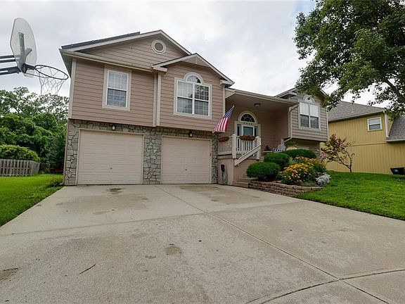 2nd image of 3416 S Arrowhead Ct