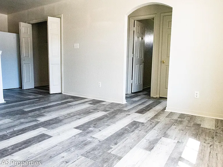 2913 Cantabrian Dr #B — Photo 28