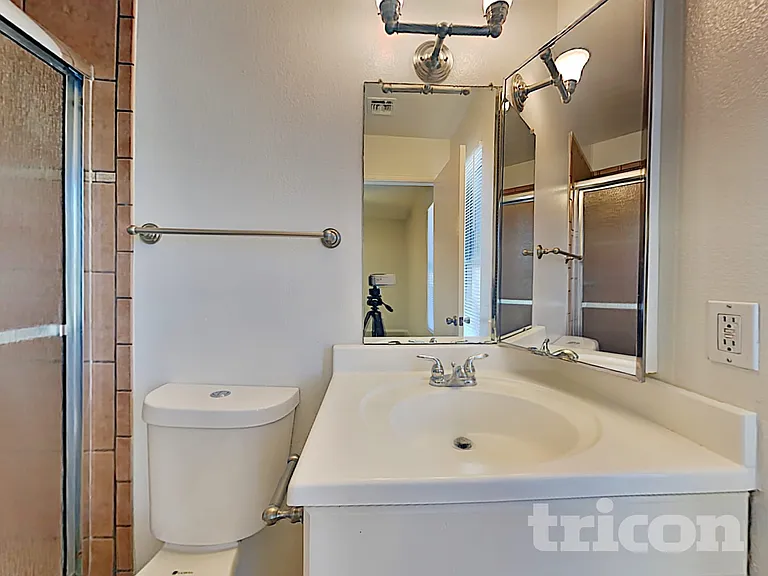 20812 N 11th Ave — Photo 11