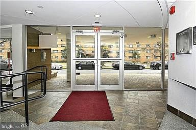 2nd image of 4401 Lee Hwy APT 55