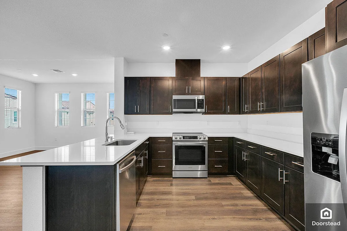 Building Photo - 5301 E Commerce Way #17101