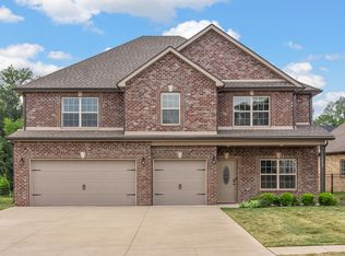 1490 English Oak Dr, Clarksville, TN 37043