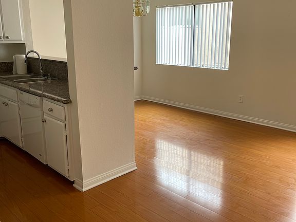 4th image of 521 N Louise St APT 102