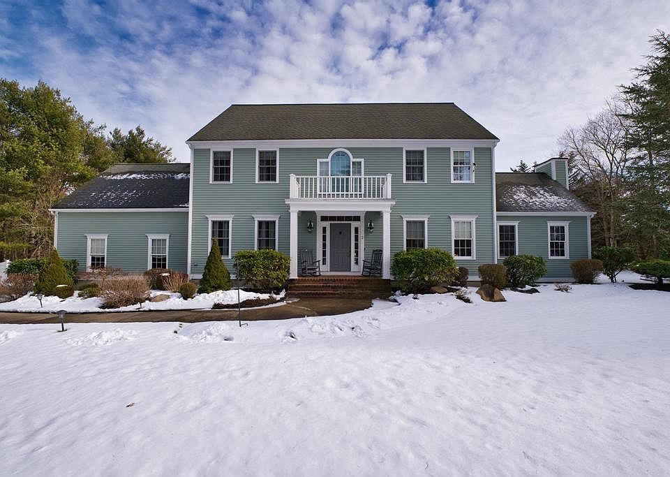 1st image of 2 Winterberry Ln