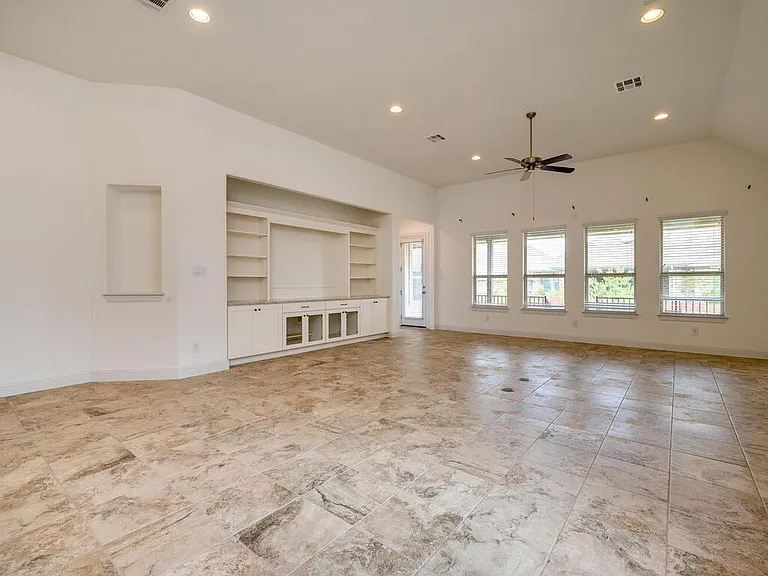 220 Oxbow Cv — Photo 14