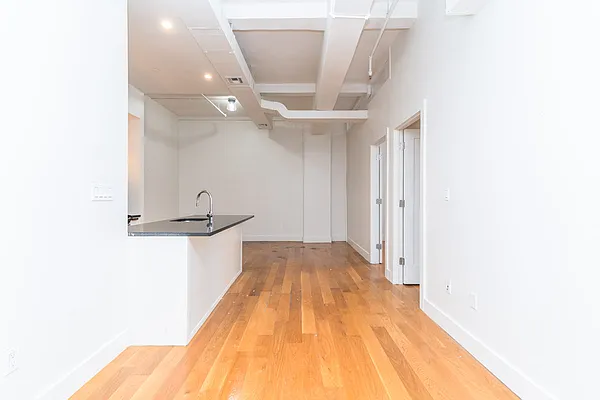 Rented by MySpaceNYC | media 27
