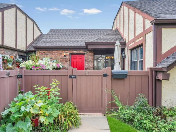 45 Greenmeadow Court, Deer Park, NY 11729