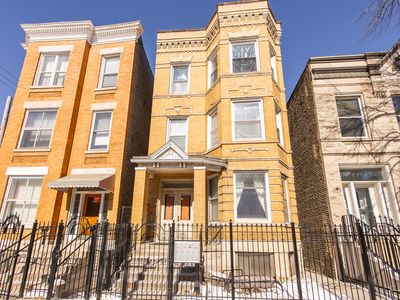 2736 W Evergreen Ave, Chicago, IL, 60622