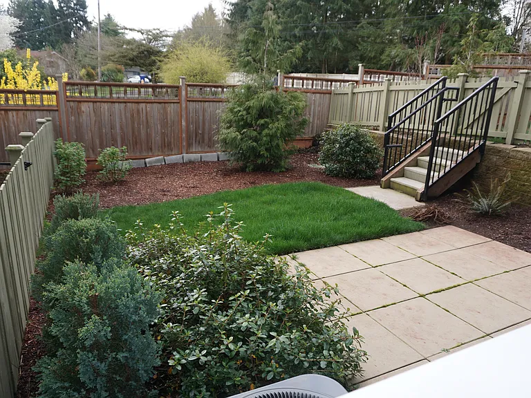 706 123rd Ave NE — Photo 51