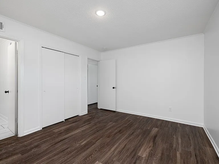 8228 Brooksville Cv — Photo 10