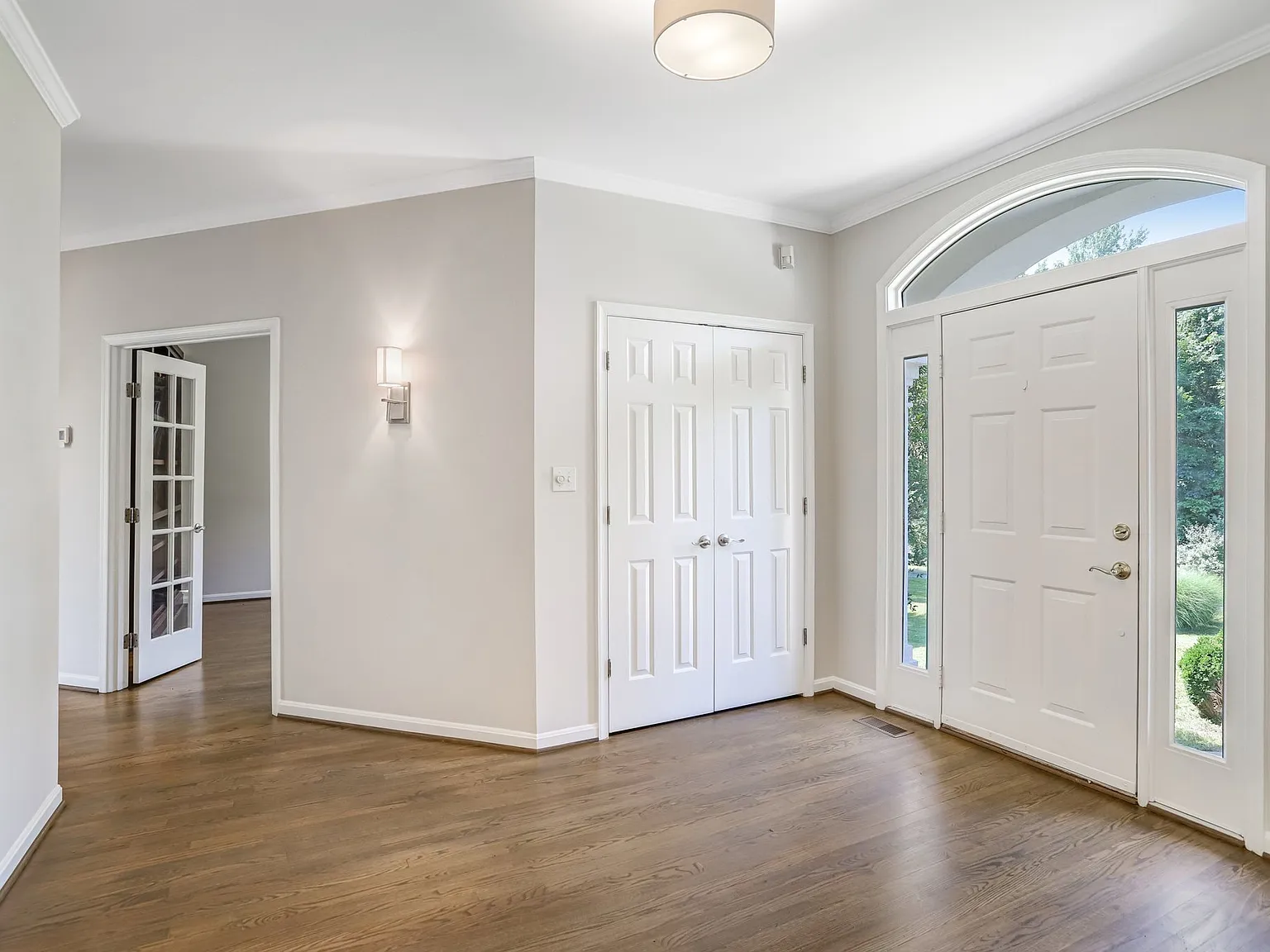 5 bed, 4873 sqft, $6,500 — Photo 4