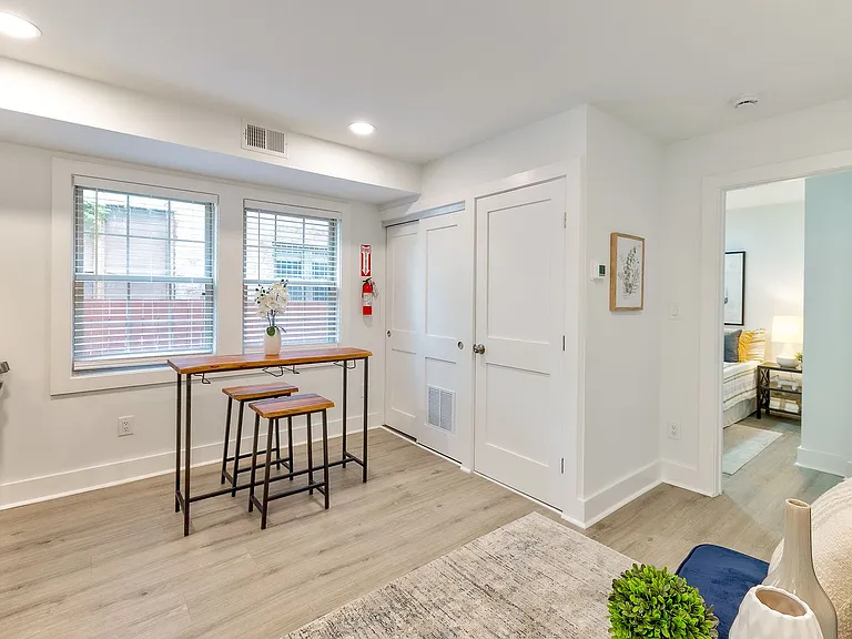 1833 Swann St NW — Photo 5