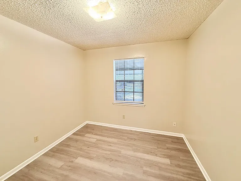 9307 Mabel St #B — Photo 6