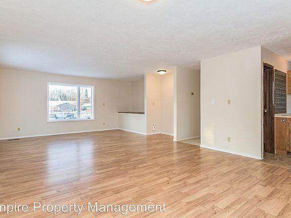 5th image of 1348 Benshoof Dr