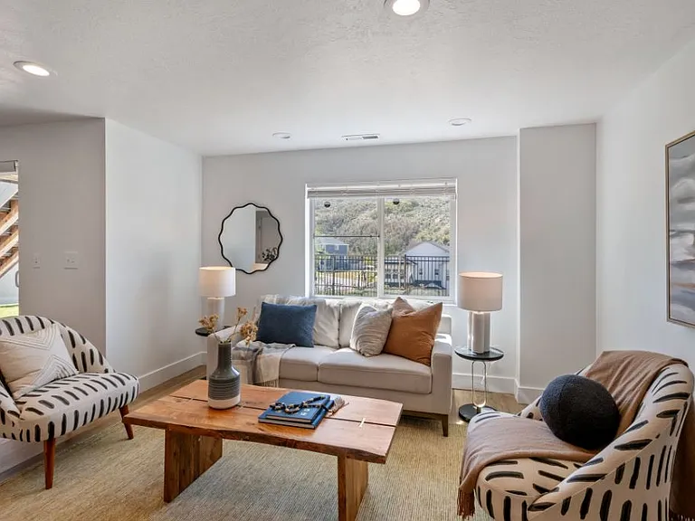 2101 W Northridge Dr — Photo 17