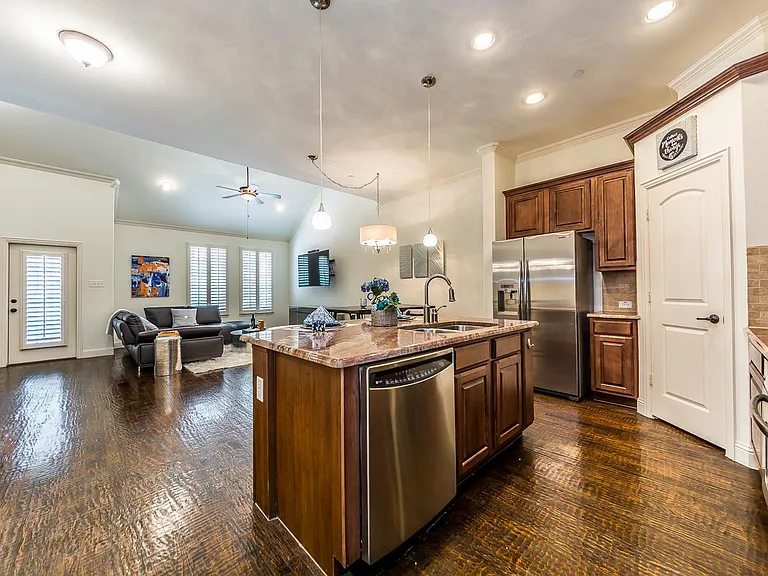 7920 Osborn Pkwy — Photo 7