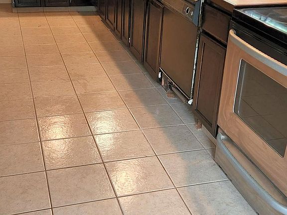 Large eat in kitchen