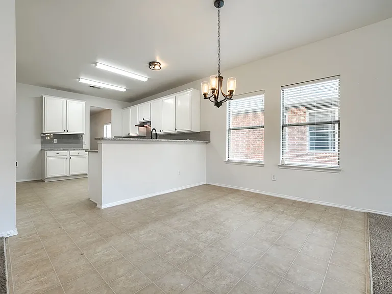 3121 Grant St — Photo 12