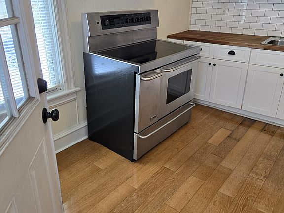 3rd image of 147 Smith Ave #A