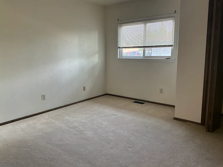 7730 Gibralter Dr — Photo 9