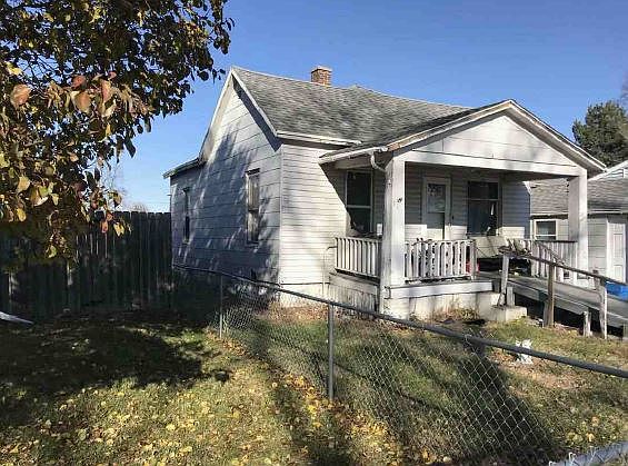 2nd image of 1520 E Cuming St