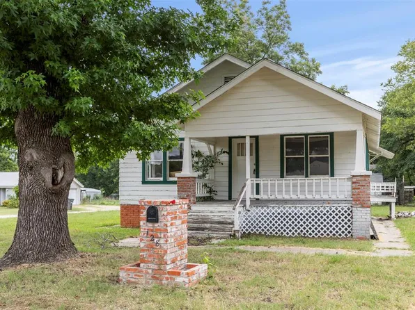 128 E 17th St, Wewoka, OK 74884