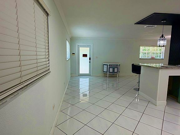 2nd image of 107 Rock Harbor Dr