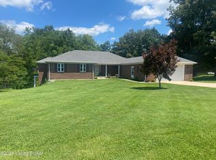 220 Fireside Dr, Brandenburg, KY 40108