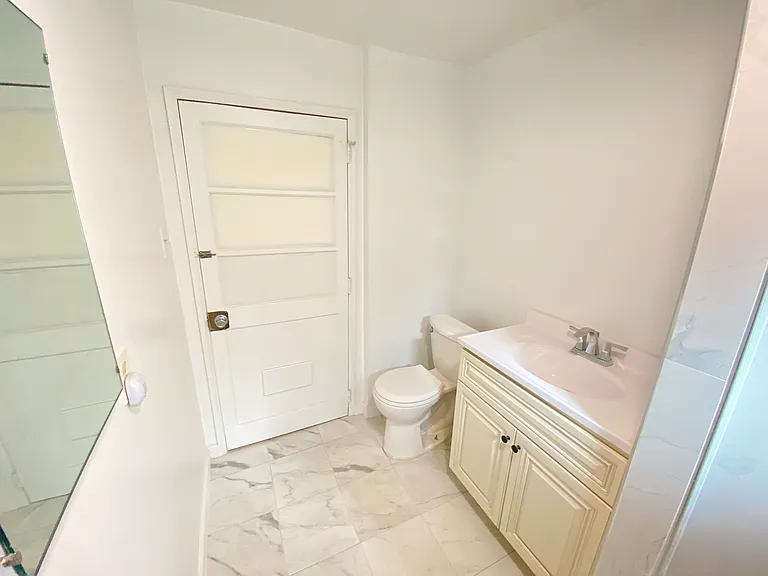 1628 1/2 Morton Ave — Photo 35