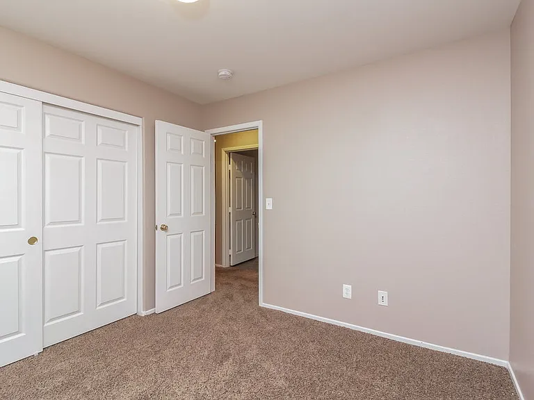 3433 Palatine Hills Ave — Photo 13