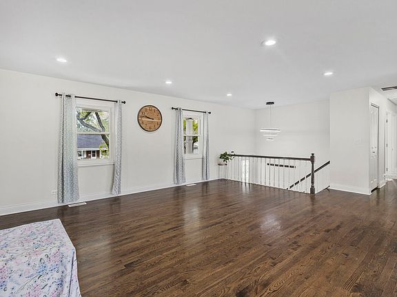 5th image of 1810 Portsmouth Ln