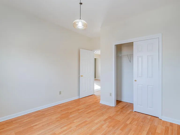 15 Isabella Ave #2R — Photo 10