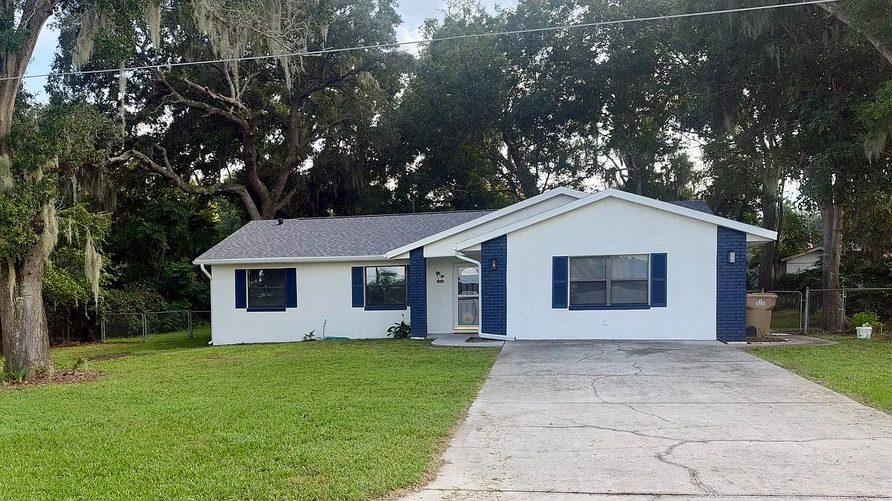 4 bed, 1300 sqft, $2,400 — Photo 1
